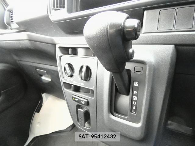 Daihatsu HIJET CARGO 2018-07 8646993-6