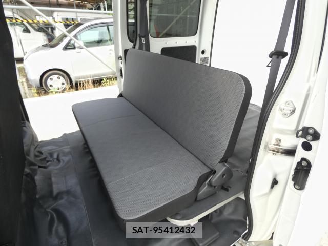Daihatsu HIJET CARGO 2018-07 8646993-9