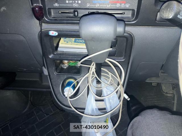 Daihatsu HIJET CARGO 2006-07 8647283-14