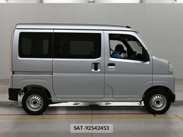 Daihatsu HIJET CARGO 2025-12 8648024-3