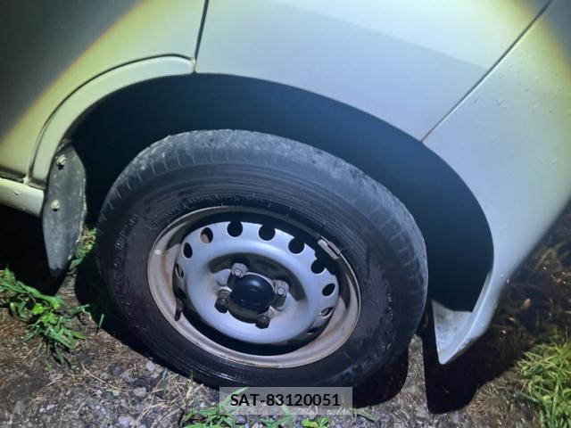 Daihatsu HIJET CARGO 2015-02 8648591-2
