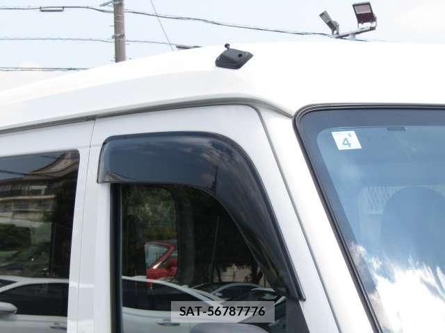 Daihatsu HIJET CARGO 2022-04 8651221-3
