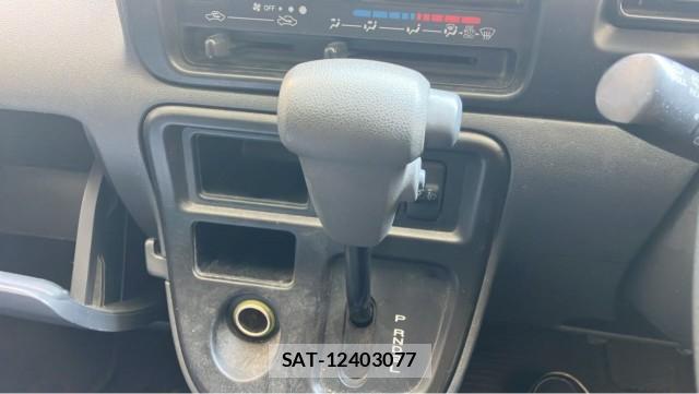 Daihatsu HIJET CARGO 2015-04 8651311-14