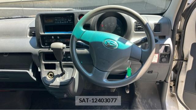 Daihatsu HIJET CARGO 2015-04 8651311-16