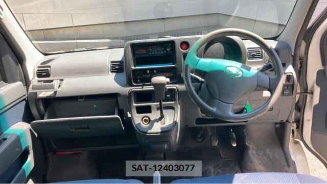 Daihatsu HIJET CARGO 2015-04 8651311-2