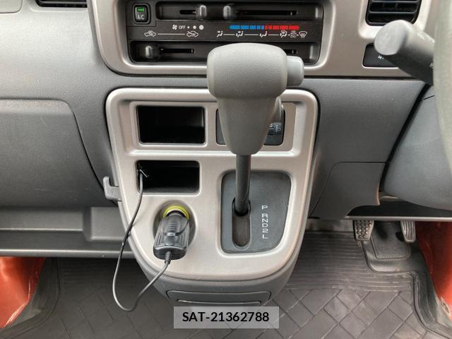 Daihatsu HIJET CARGO 2015-06 8653137-3