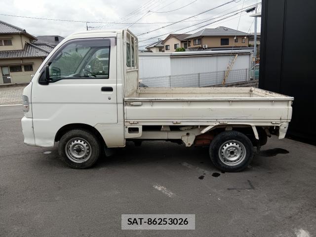Daihatsu HIJET TRUCK 2000 8646755-7