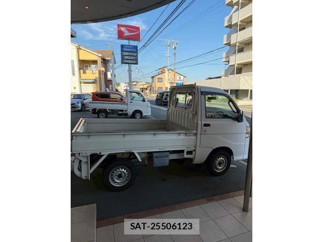 Daihatsu HIJET TRUCK 2011-08 8649375-10