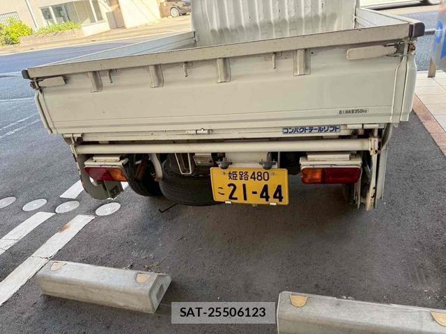 Daihatsu HIJET TRUCK 2011-08 8649375-17