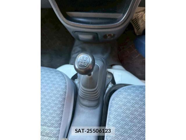 Daihatsu HIJET TRUCK 2011-08 8649375-2