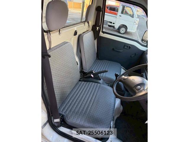 Daihatsu HIJET TRUCK 2011-08 8649375-6