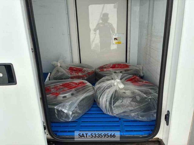 Daihatsu HIJET TRUCK 2018-06 8652902-2