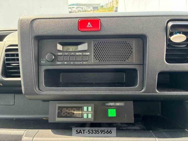Daihatsu HIJET TRUCK 2018-06 8652902-4