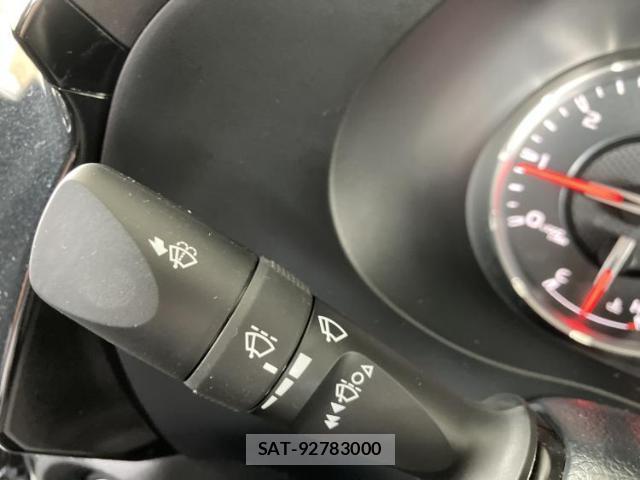 Toyota HILUX 2023-07 8652639-14