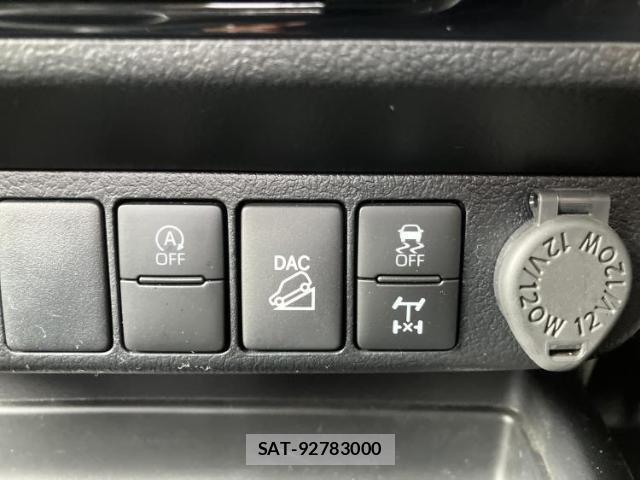 Toyota HILUX 2023-07 8652639-17