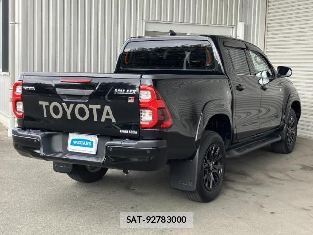 Toyota HILUX 2023-07 8652639-2