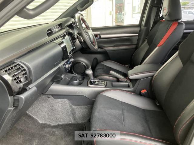 Toyota HILUX 2023-07 8652639-5