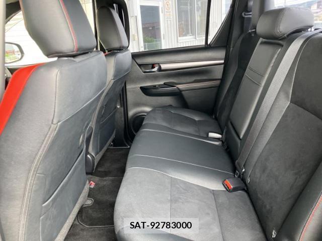 Toyota HILUX 2023-07 8652639-6