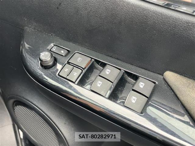 Toyota HILUX 2019-06 8653576-15