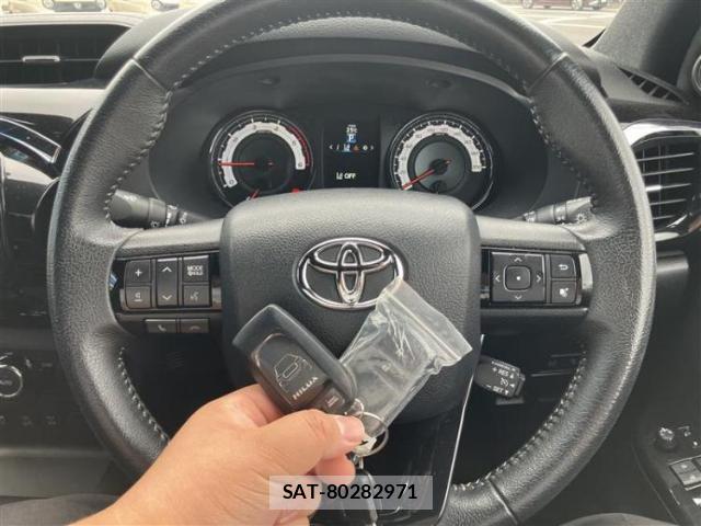 Toyota HILUX 2019-06 8653576-16