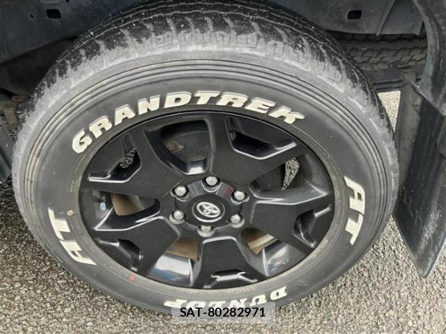 Toyota HILUX 2019-06 8653576-17