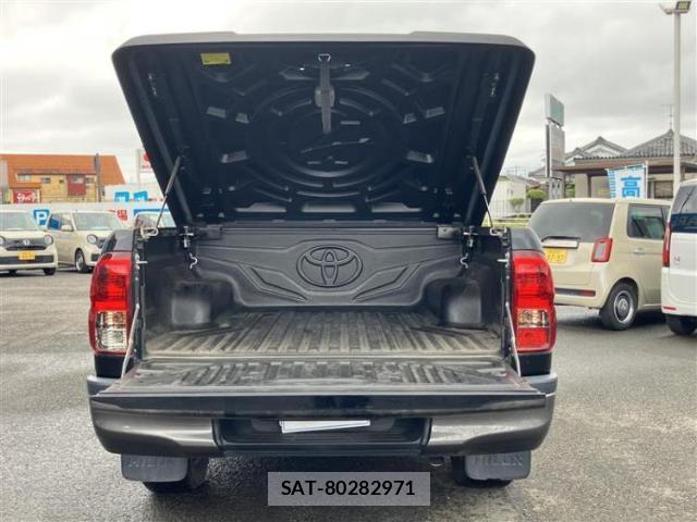Toyota HILUX 2019-06 8653576-7