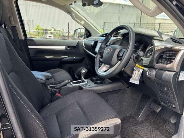 Toyota HILUX 2021-03 8647023-3