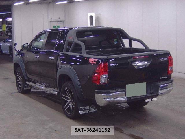 Toyota HILUX 2018-02 8647200-1