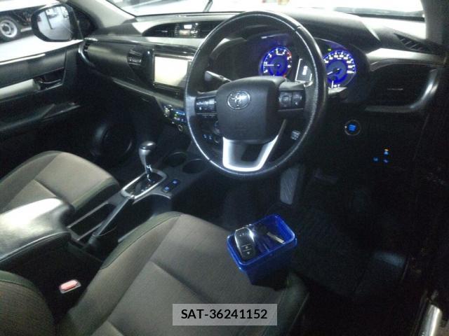 Toyota HILUX 2018-02 8647200-2