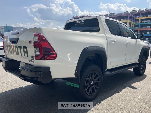 Toyota HILUX 2023-08 8647358-3