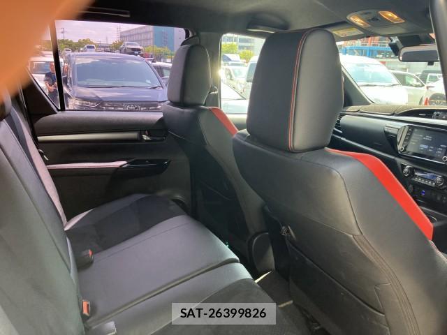 Toyota HILUX 2023-08 8647358-5