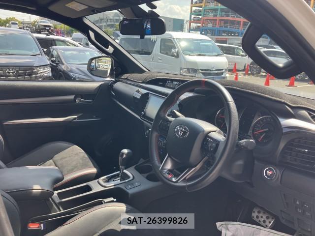 Toyota HILUX 2023-08 8647358-6