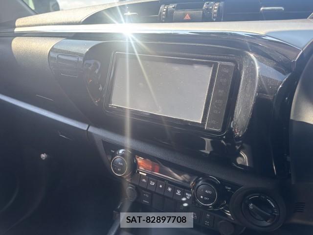 Toyota HILUX 2023-02 8647589-10