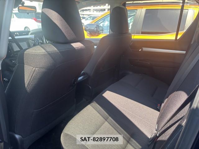 Toyota HILUX 2023-02 8647589-3