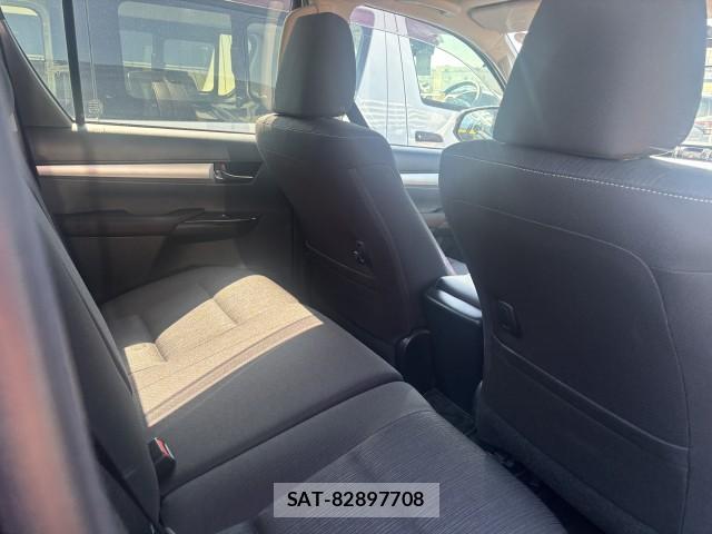 Toyota HILUX 2023-02 8647589-7