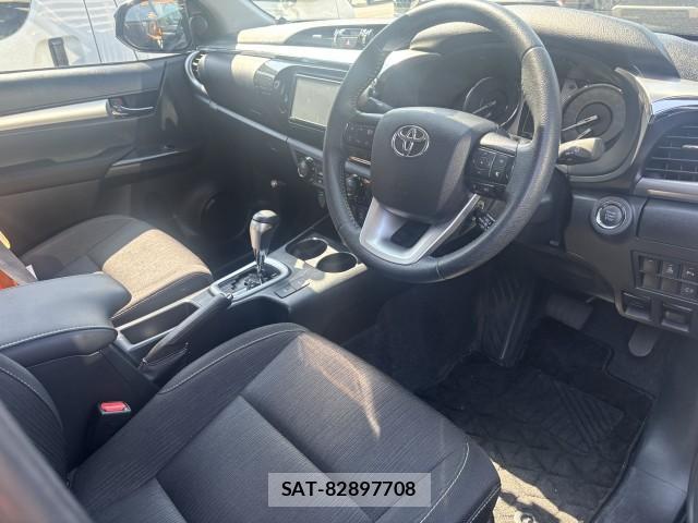 Toyota HILUX 2023-02 8647589-9