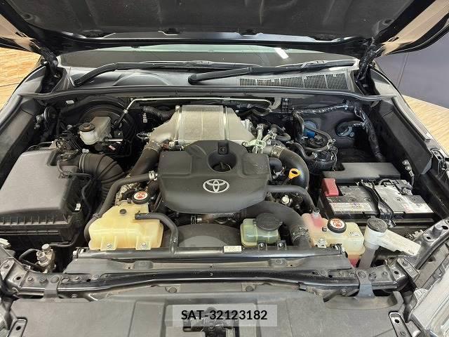 Toyota HILUX 2023-06 8647651-13