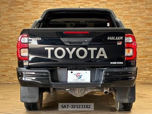 Toyota HILUX 2023-06 8647651-15