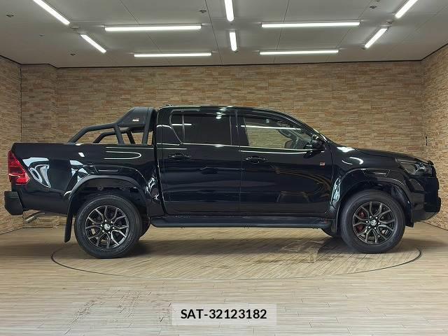 Toyota HILUX 2023-06 8647651-17