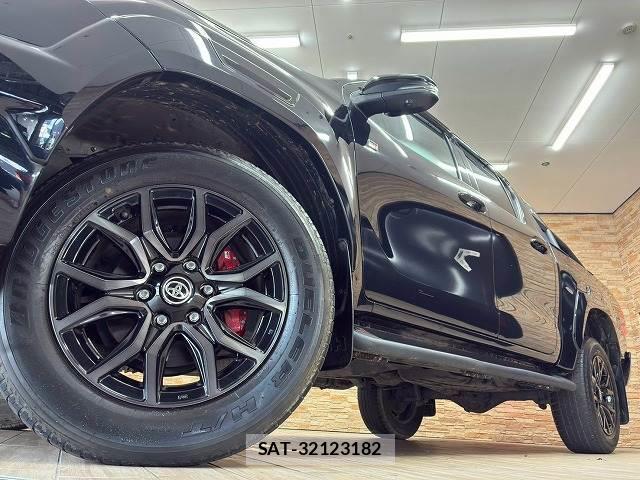 Toyota HILUX 2023-06 8647651-18