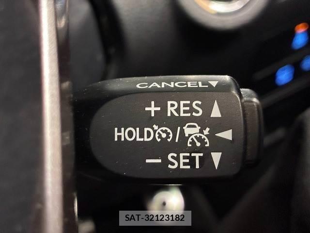 Toyota HILUX 2023-06 8647651-4