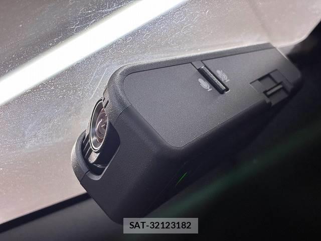 Toyota HILUX 2023-06 8647651-6