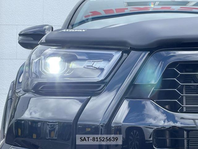 Toyota HILUX 2023-12 8647990-11