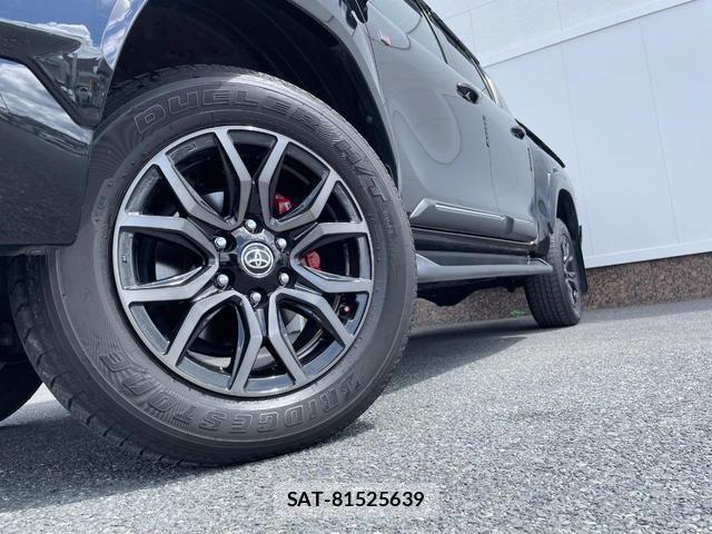 Toyota HILUX 2023-12 8647990-12