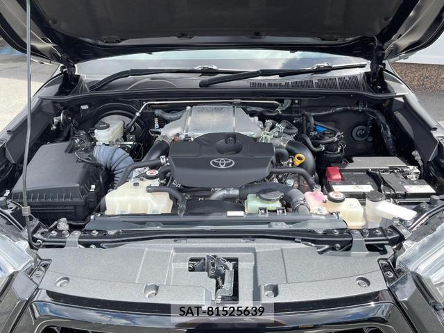 Toyota HILUX 2023-12 8647990-17