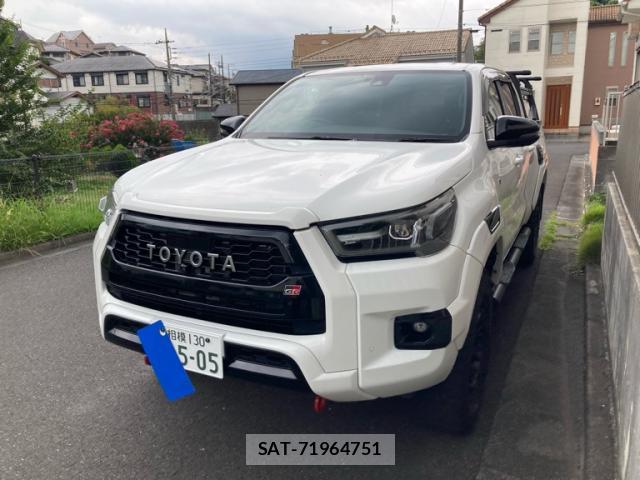 Toyota HILUX 2022-02 8648507-1