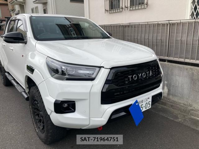 Toyota HILUX 2022-02 8648507-2