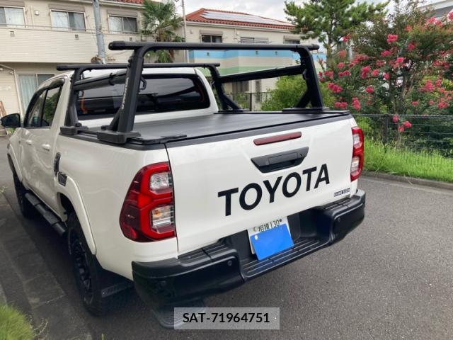 Toyota HILUX 2022-02 8648507-3
