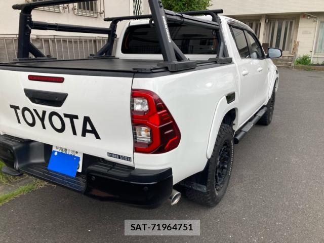 Toyota HILUX 2022-02 8648507-4