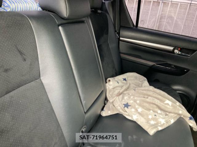 Toyota HILUX 2022-02 8648507-6